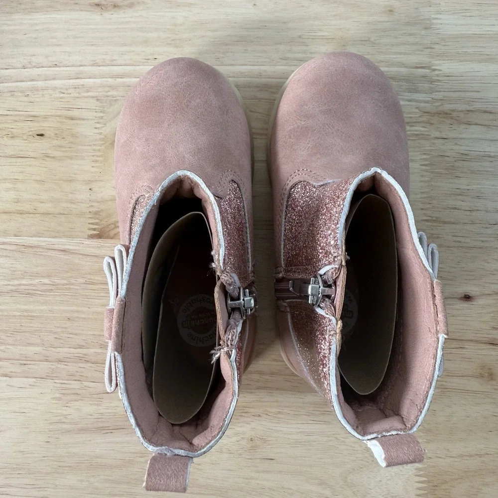 Munchkin by Stride Rite Little Girl's Size 7M Avalon Pink Glitter Side-Zip Boots